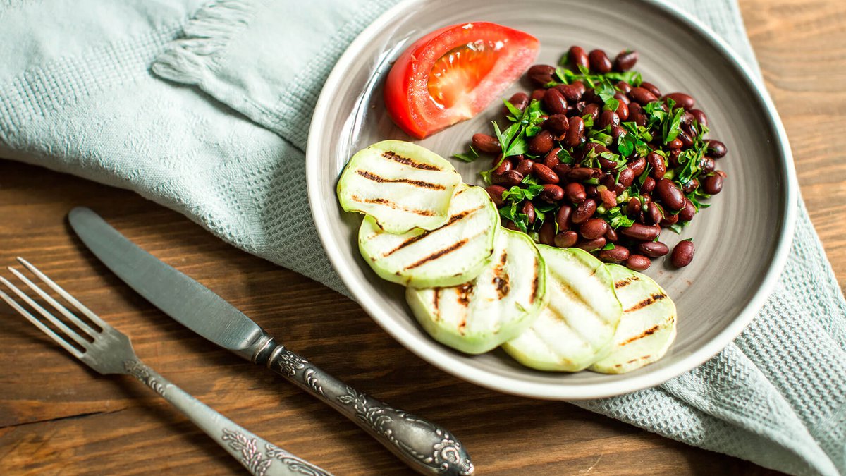 Красная фасоль с кабачками