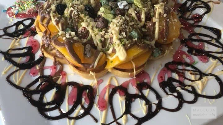 Блюдо из мяса в кафе Lokmacim