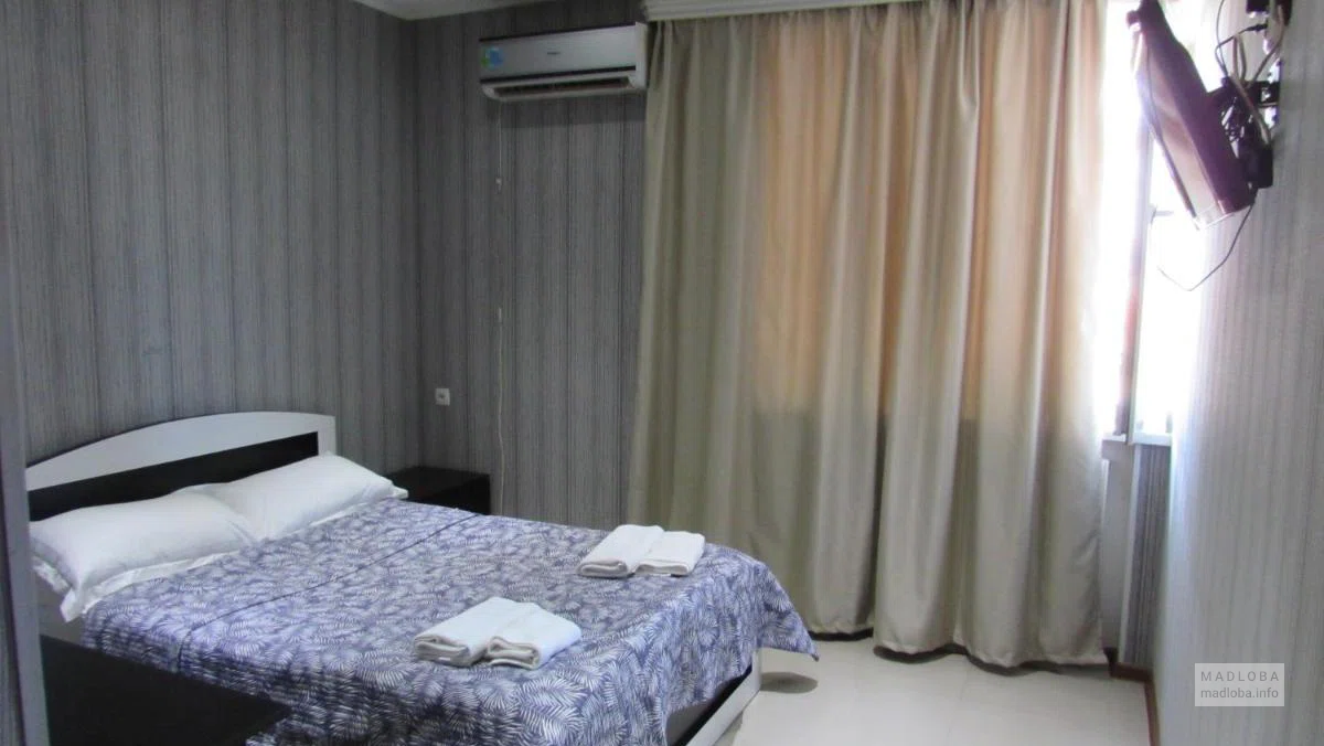 Hotel Lux Near Airport
