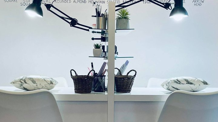 Nail Station