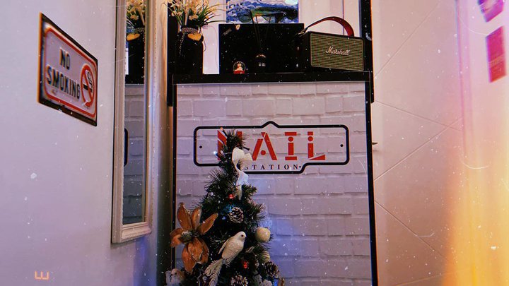 Nail Station
