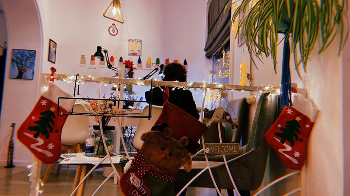 Nail Station