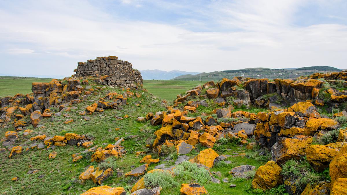 ქვის ყვითელი ბლოკები