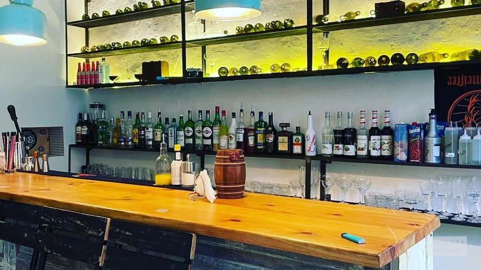 Барная стойка в Meow Bar