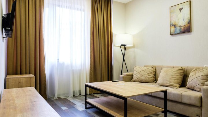 Midpoint Apartments