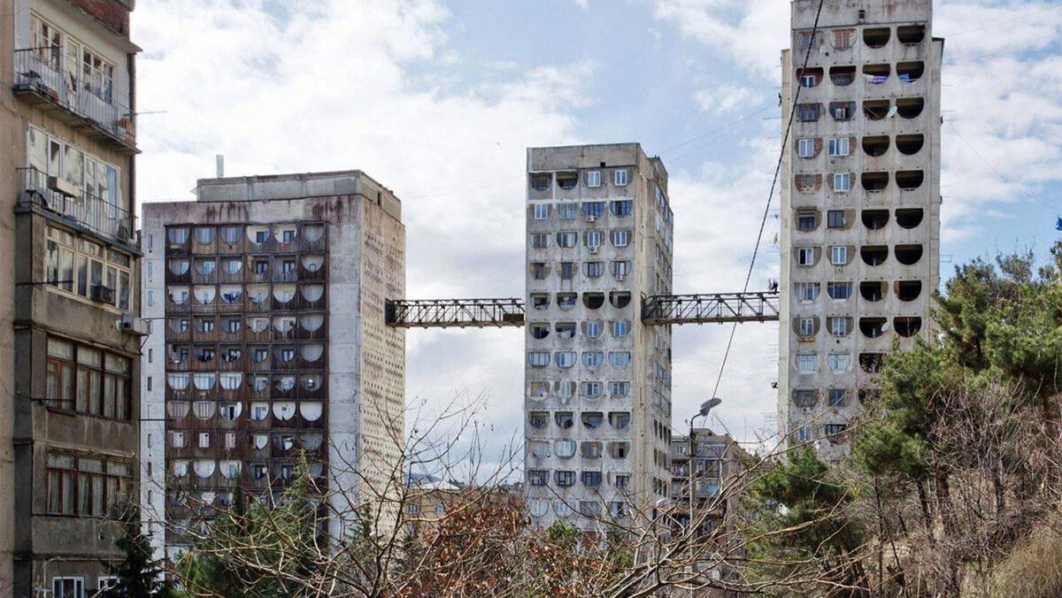 Сквозные мосты через дома