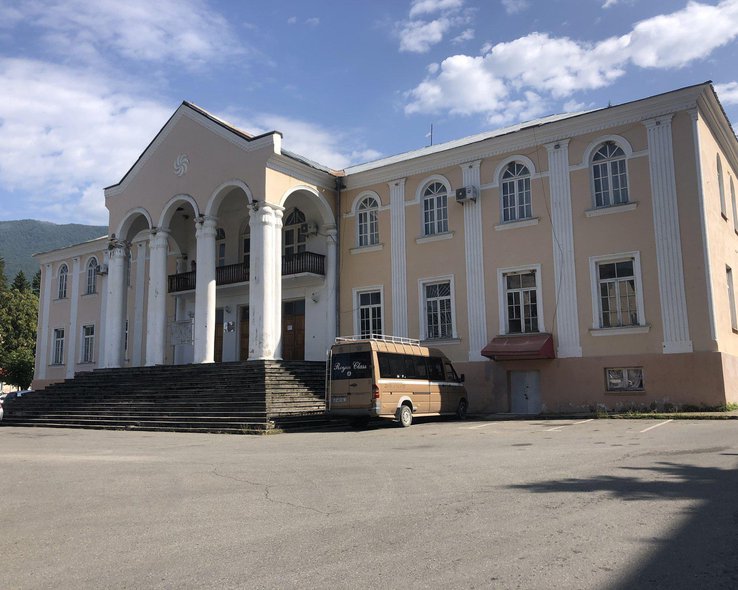 Музей искусства в Амбролаури Грузия