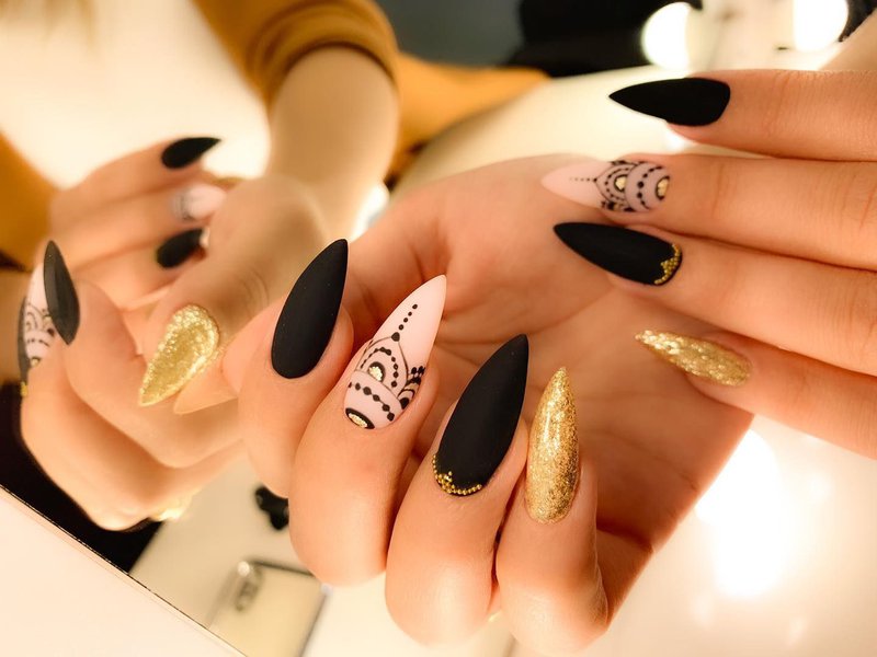 Оригинальный маникюр от салона Nail Club Beauty в Тбилиси