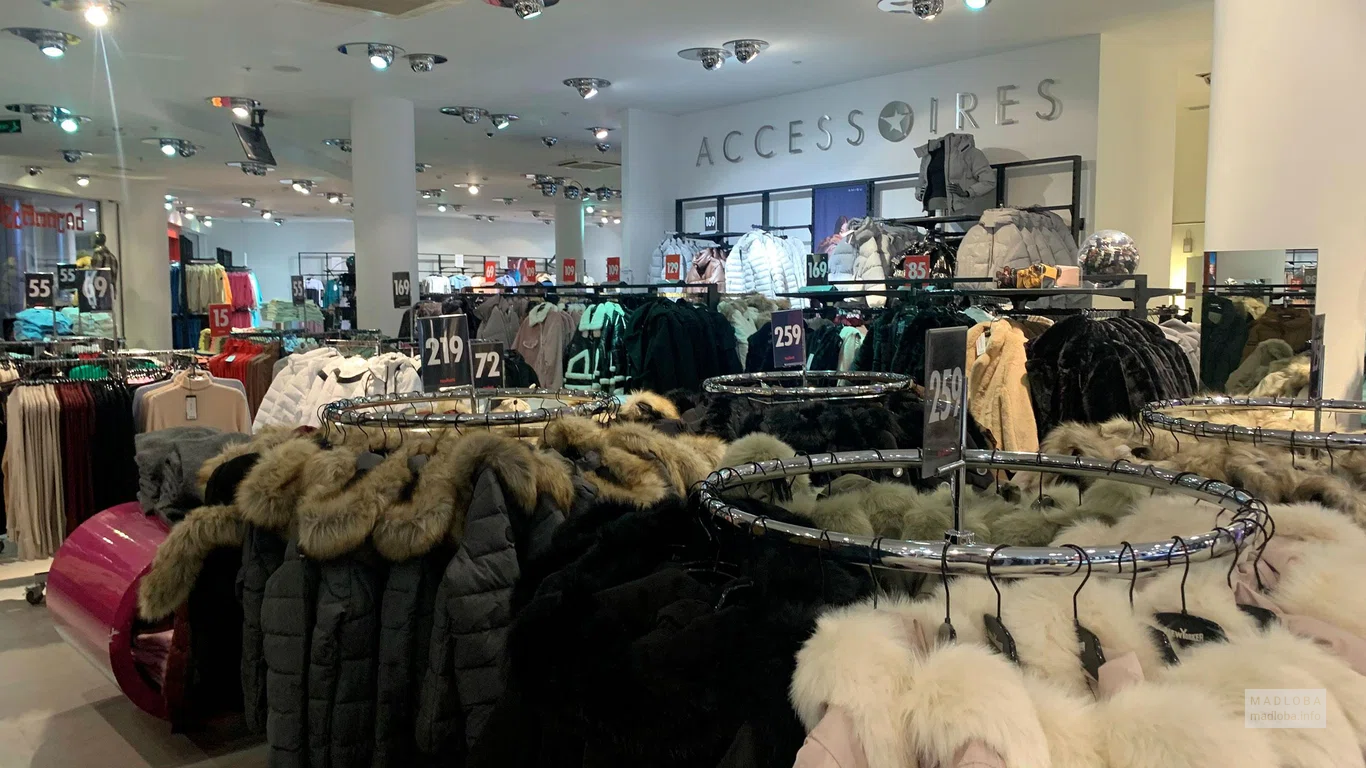 Верхняя одежда в магазине NewYorker