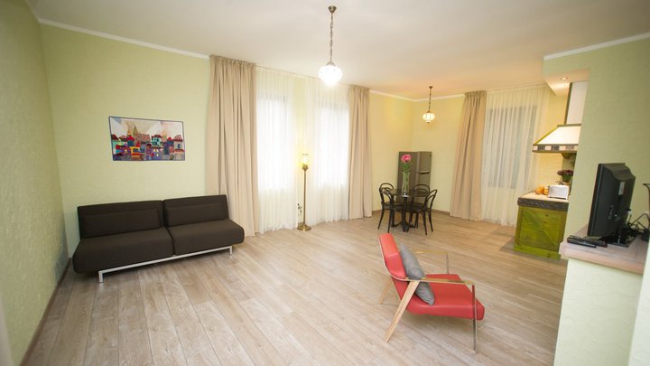 No12 ზიჩი სასტუმრო