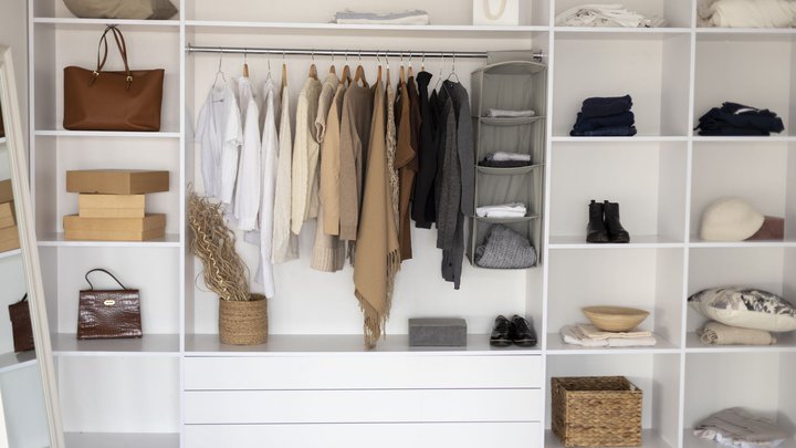 Optimizing Your Clothes Storage System: Efficiency and Convenience