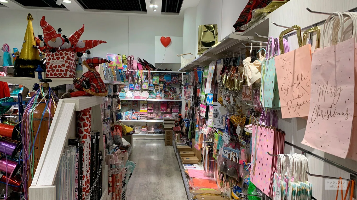 Торговый зал в магазине Party Deco