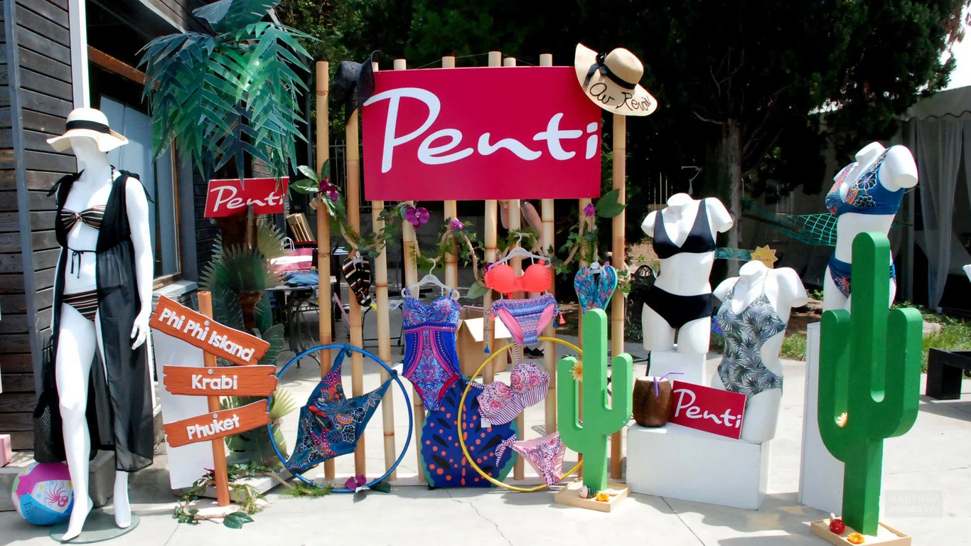 Оформление в магазине Penti