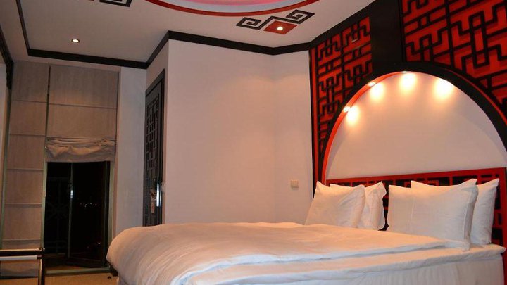 Piazza Boutique Hotel