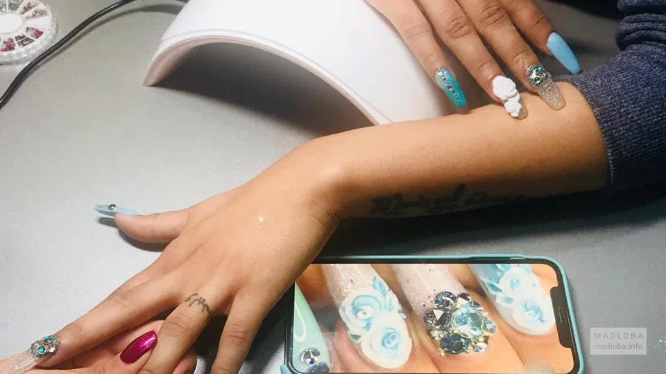 Результат работы мастера в салоне красоты Posh Nails