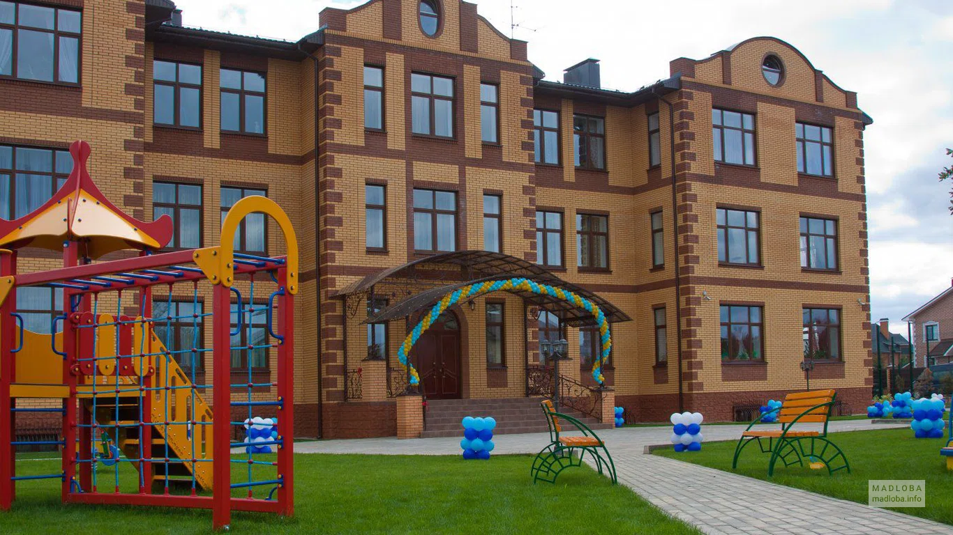 Школа-лицей "Lampari"