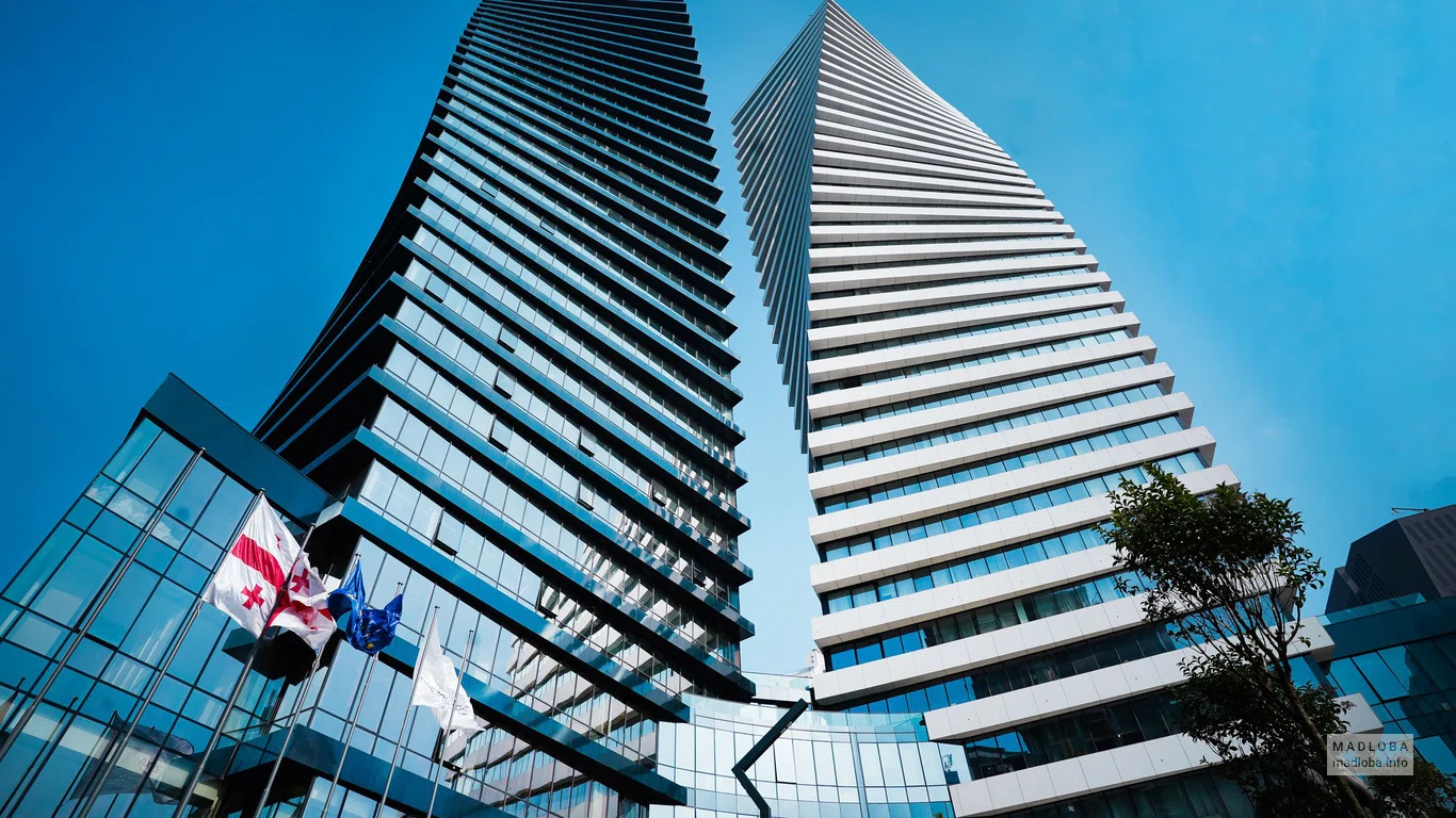 Отель "Pullman Tbilisi Axis Towers"