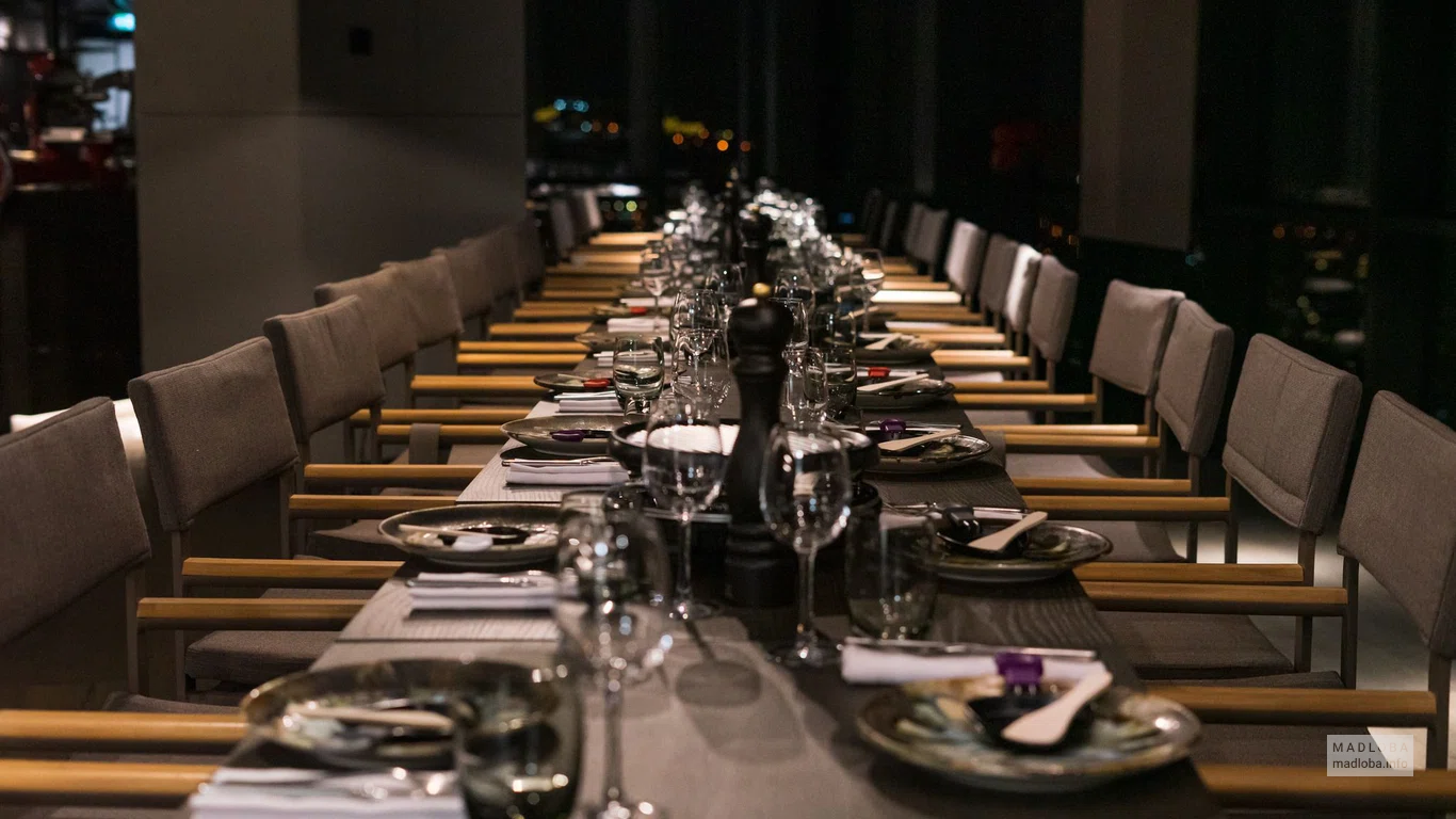 Отель "Pullman Tbilisi Axis Towers"