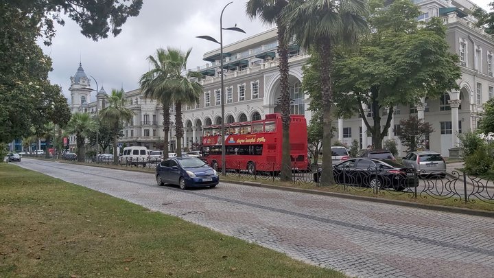 red-bus-Batumi-02.jpg