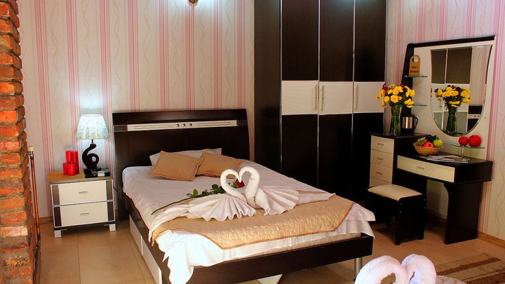 Roses Garden Hotel