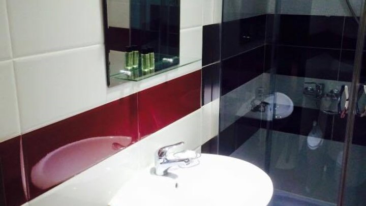 Roses Garden Hotel