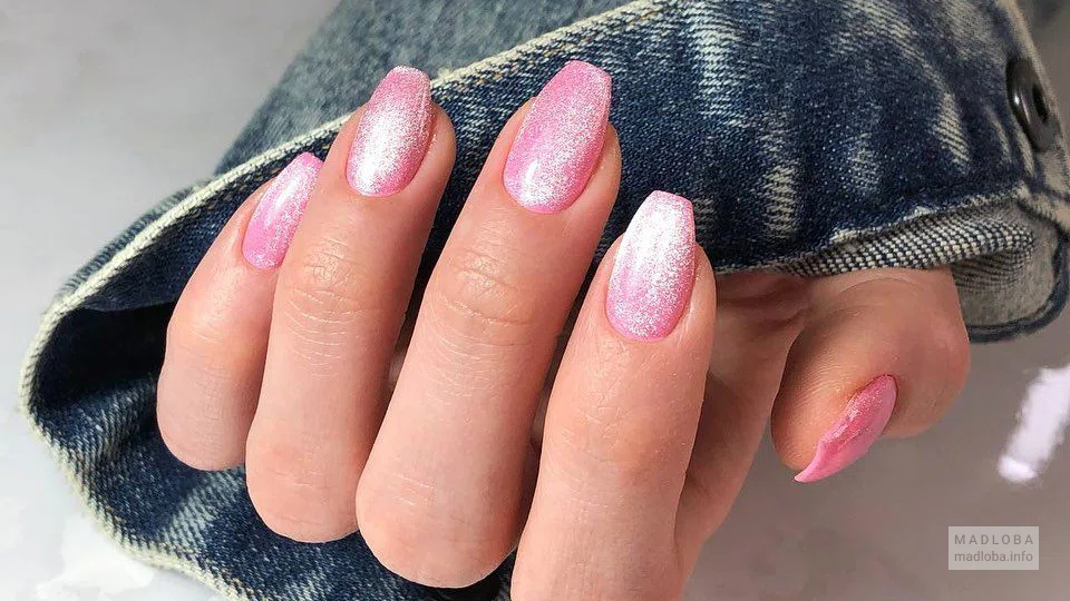 Parallel's Nails manicure