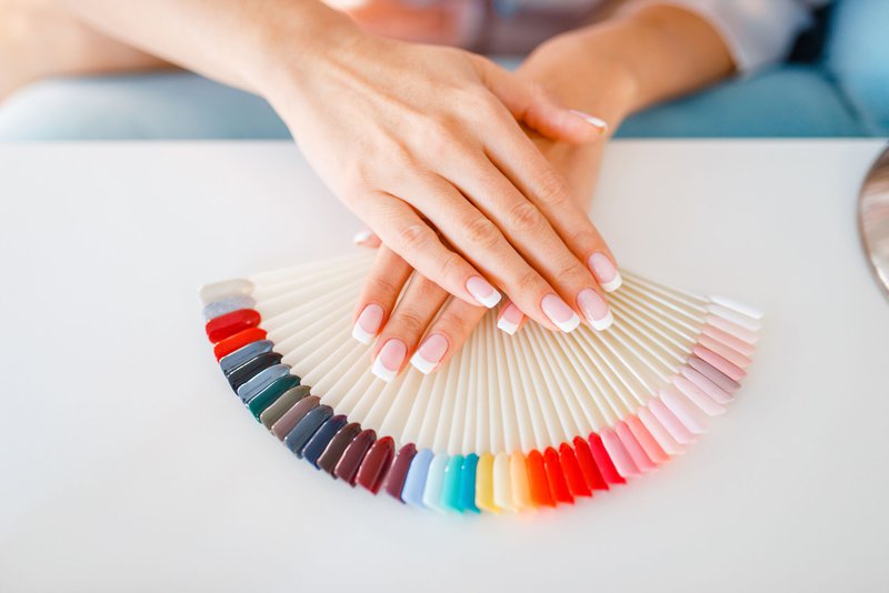 Палитра в салоне Parallel’s Nails в Батуми