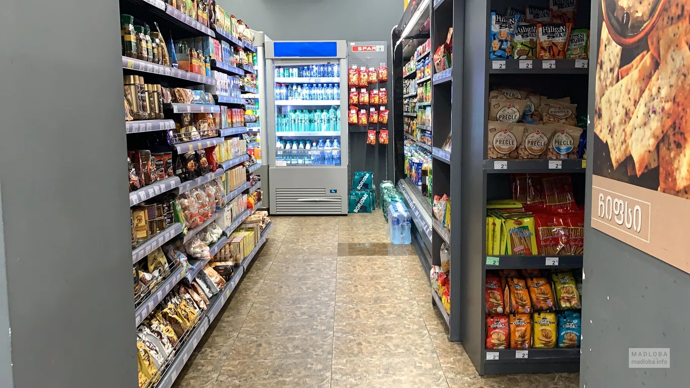 Продуктовый гипермаркет "SPAR" на проспекте Акаки Церетели, 4-4А