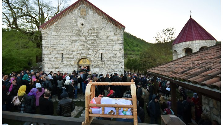 st-archangels church-in-tsachkuru- (25).jpg