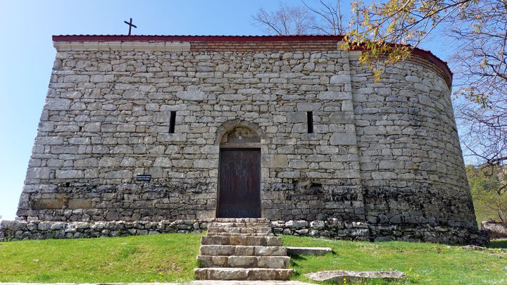 st-archangels church-in-tsachkuru- (16).jpg