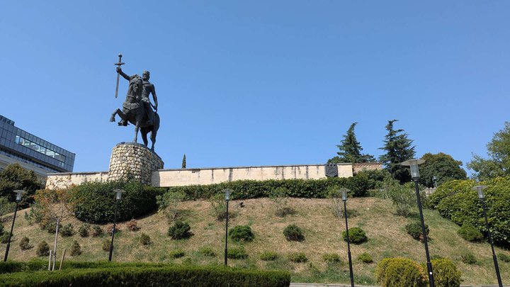 Equestrian statue of King Heraclius II