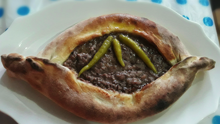 სახლში სტუმრობა