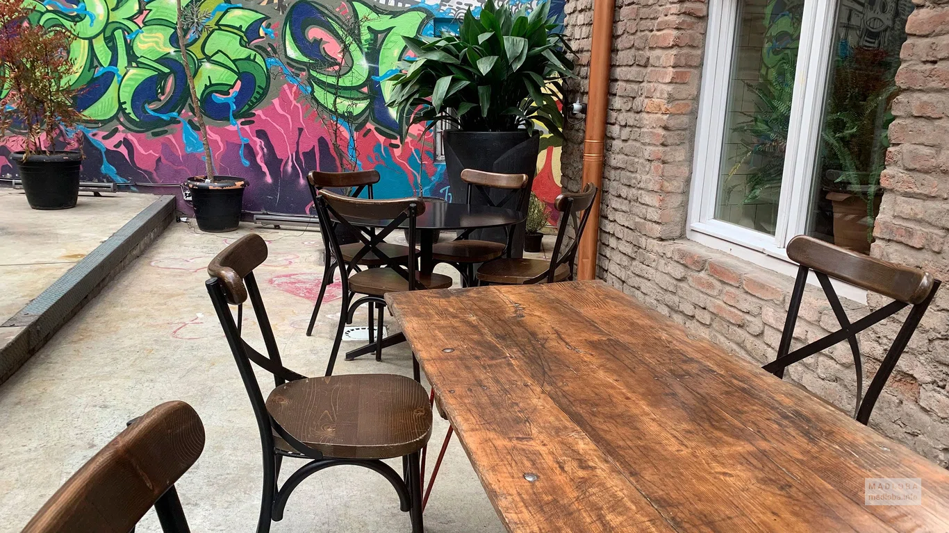 Уличный стол Sulico Wine Bar