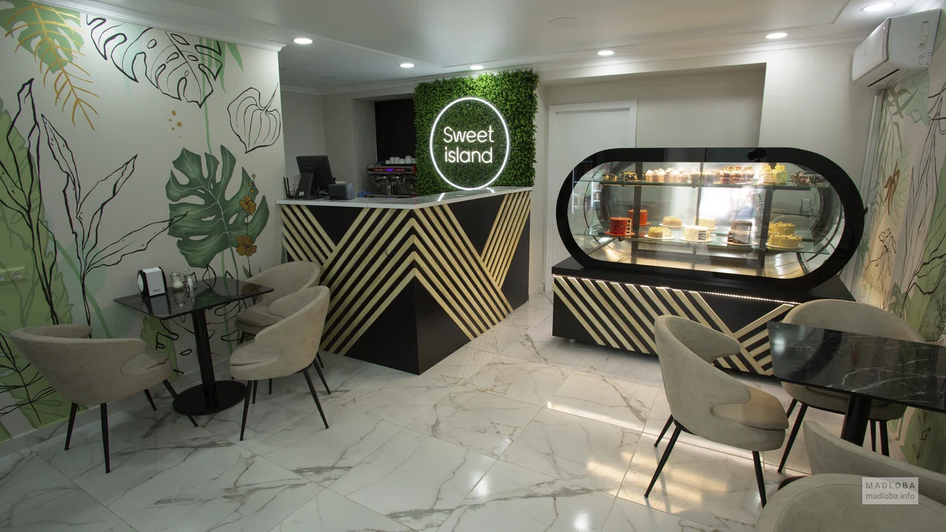 Зал кофейни Sweet island