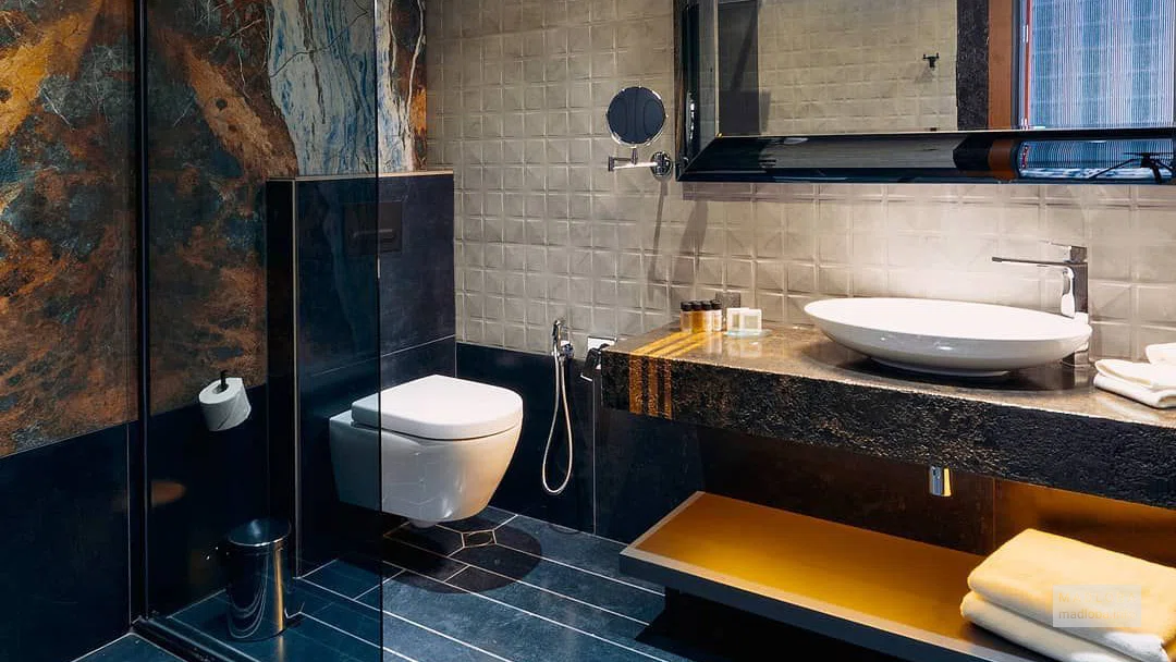 Bathroom at Tapis Rouge 5*