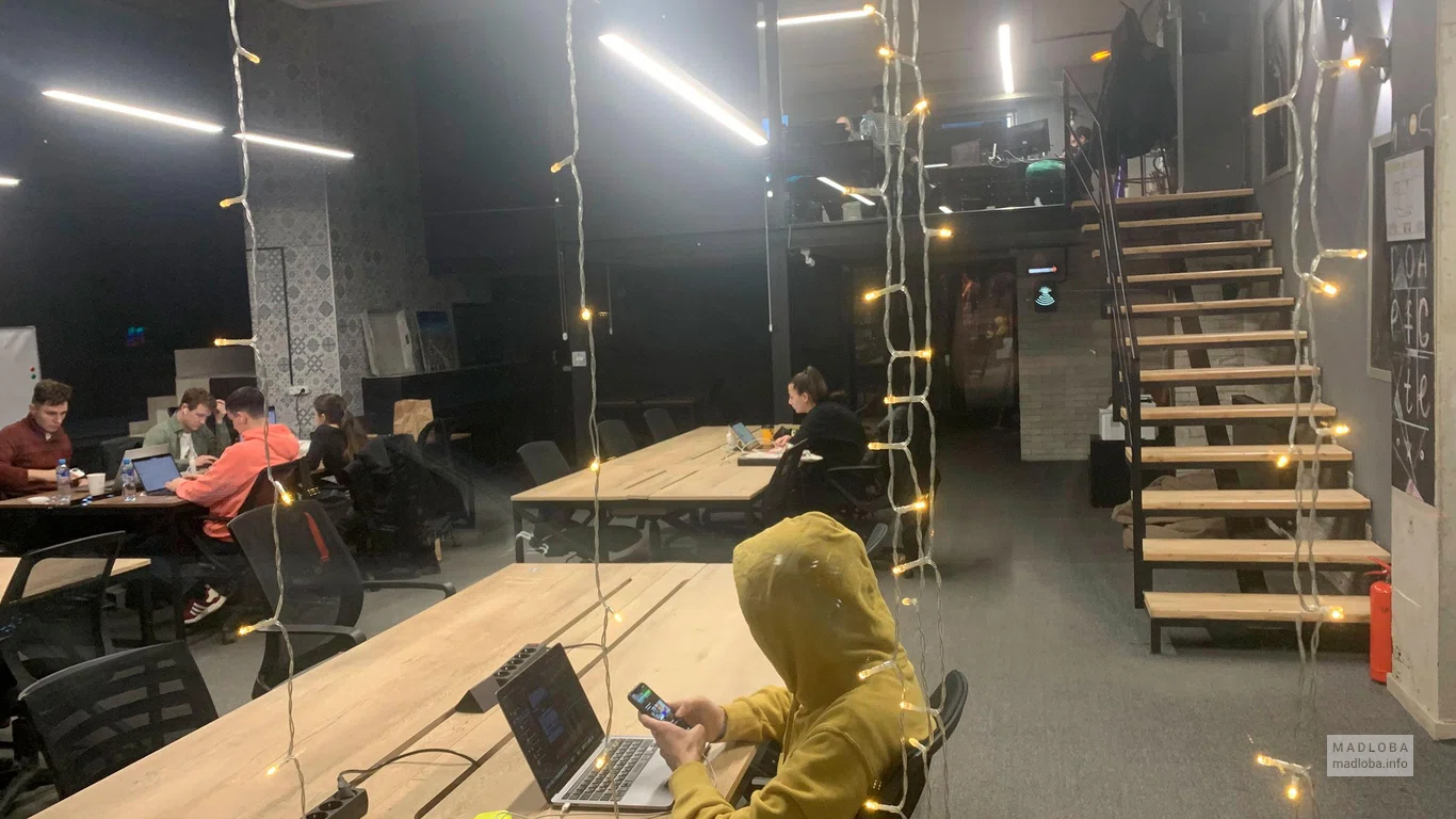 Лестница на второй этаж Collaboration space Terminal