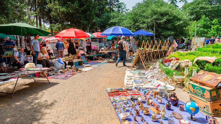 TOP 9 gifts from Georgia. Surprise your loved ones!