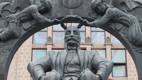 Monument Of Ilia Chavchavadze
