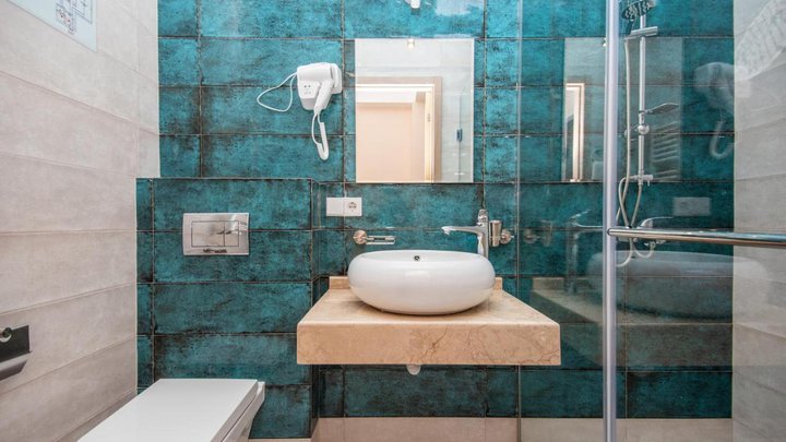 Tonusi Luxe Hotel