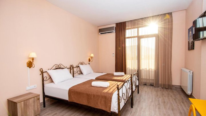 Tonusi Luxe Hotel