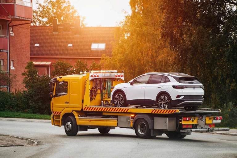 🚨 Urgent car evacuation: how to choose a reliable service in Tbilisi