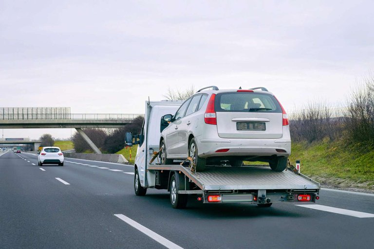 🛠️ TOP-6 tow trucks in Kutaisi: 24/7 assistance at the best rates