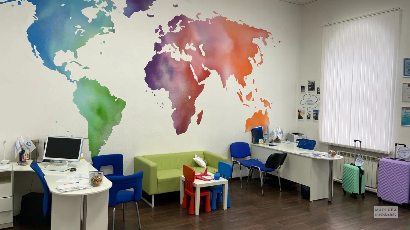 Envoy Hostel and Tours