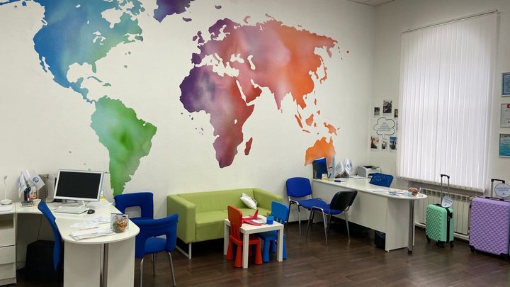 Envoy Hostel and Tours