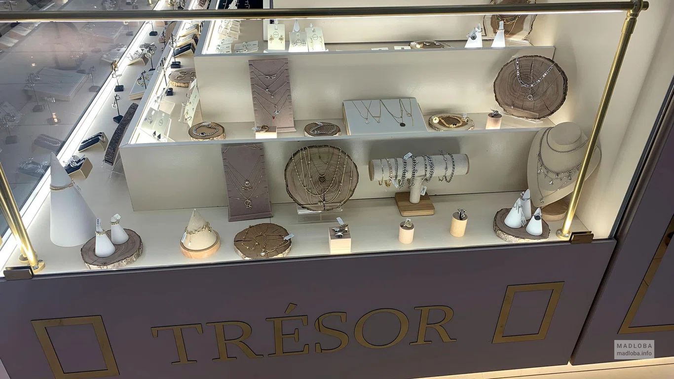 Ювелирные украшения в магазине Tresor