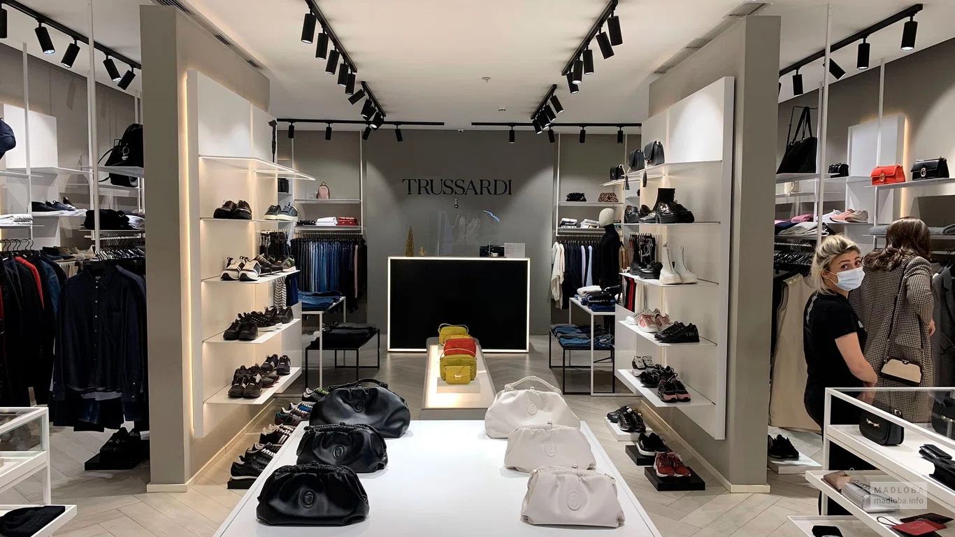 Интерьер магазина Trussardi