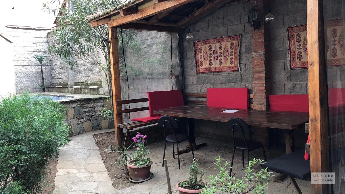 Летняя беседка в Valeria Hotel в Грузии