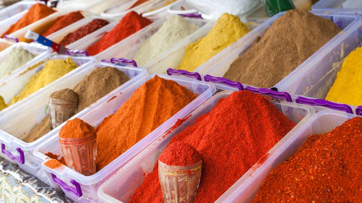 What are the names of Georgian spices and seasonings in Georgia in Russian