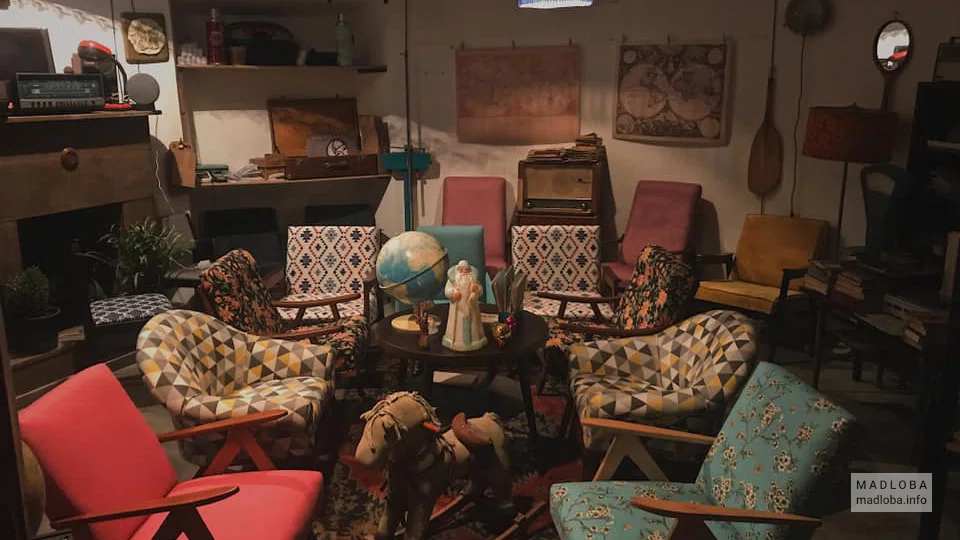 Velvet Antique and Furniture Store