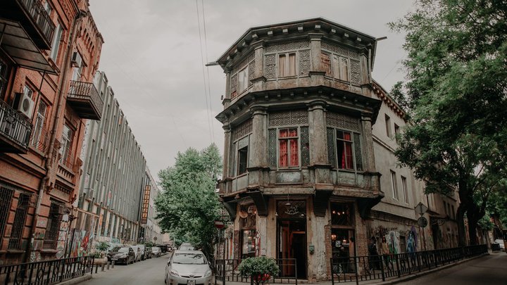 ხავერდოვანი ანტიკვარული და ავეჯის მაღაზია